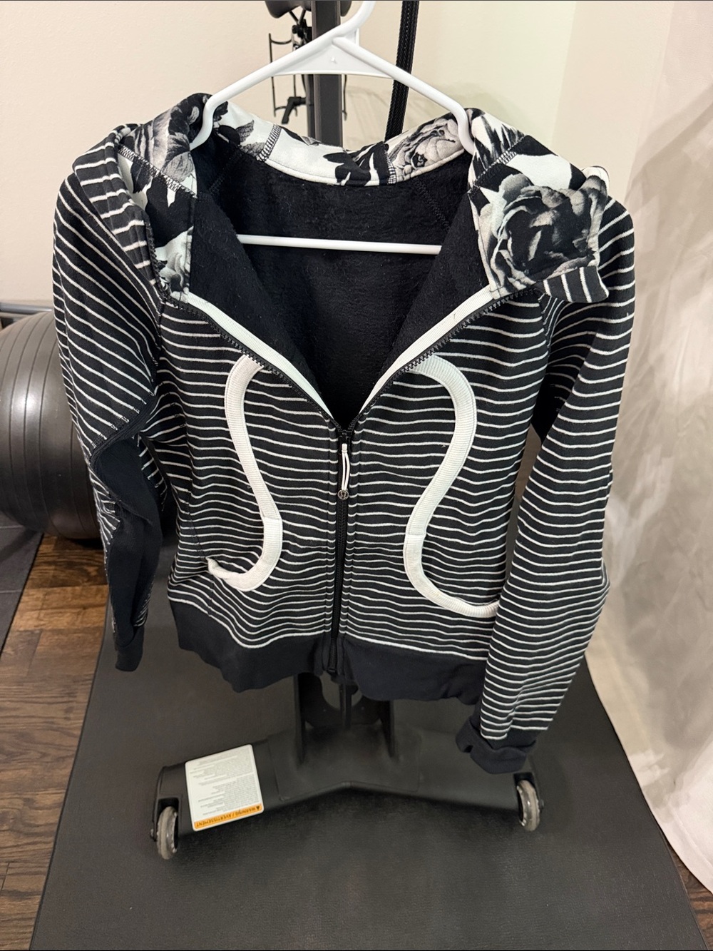 Lululemon full zip Scuba Hoodie Striped Black & White with floral pattern hood